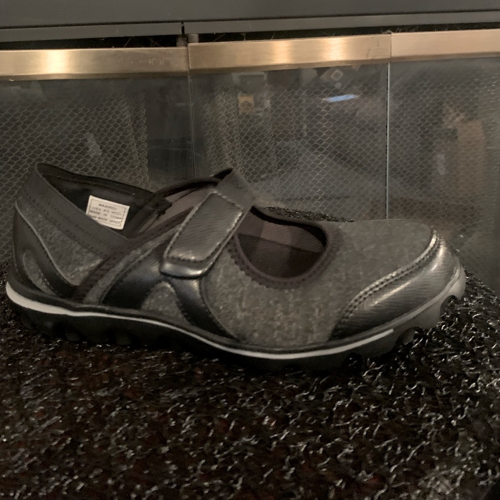 New Propet women’s Mary Jane shoes